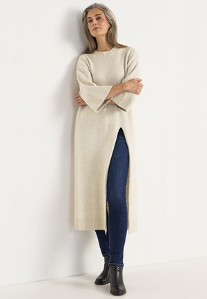 WITH HIGH SLIT - Stickad klänning - light beige melange