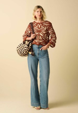 Sissy-Boy, SISSY-BOY PULLOVER MIT LOCHMUSTER UND PALMENMUSTER - DUNKELBRAUN - Jumper - dunkelbraun