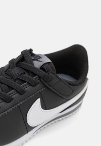Nike Sportswear CORTEZ EASYON - Baskets basses - black/white/cool grey