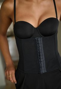 Next WAIST - REGULAR FIT - Stahovací prádlo - black