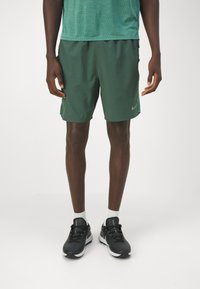 Nike Performance CHALLENGER - Calções desportivos - vintage green/bicoastal/black/reflective silver