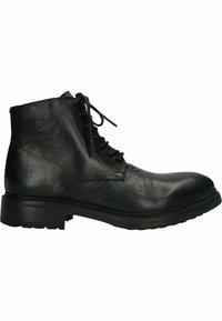 Botas negras de cuero hasta el tobillo con punta redonda, cordones en la parte delantera, acabado texturizado y una suela de goma robusta con un ligero tacón.