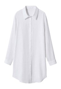 Chemise blanche à manches longues avec col et poignets, en tissu léger.