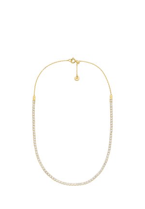 Zarte goldene Halskette mit einer Reihe kleiner klarer Edelsteine und einem kleinen runden Verschlussanhänger mit eingravierten Initialen.