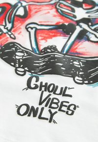 Next GRAPHIC  - Camiseta estampada - white ghoul vibes