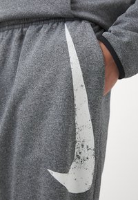 Thumbnail Image 8