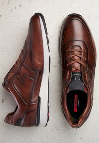 Lloyd AUGUSTINO - Trainers - braun