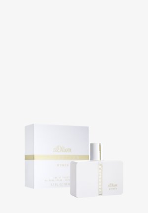 Flacon blanc d’eau de toilette s.Oliver Selection Women et boîte assortie avec accents dorés, 50 ml, sur fond blanc.
