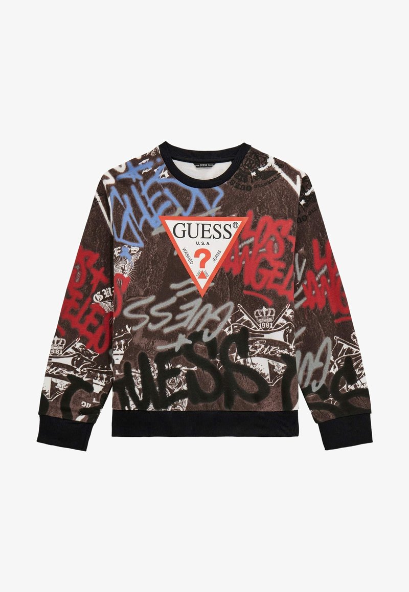 Felpa marrone con stampa ispirata al graffitismo, con accenti rossi, blu e neri. Ha un collo girocollo e polsini a costine. Logo centrale all'interno di un triangolo.