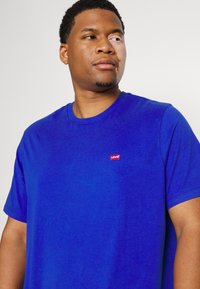 Levi's® Plus T-shirt estampada - surf blue