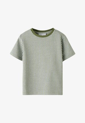 Kinder T-shirt met korte mouw met verticale olijfgroene en witte strepen en een olijfgroene ronde hals.
