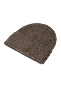 Bonnet en tricot côtelé marron avec revers, fabriqué en laine épaisse et texturée, isolé sur fond blanc.