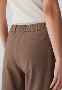 OPUS MYHA - Stoffhose - cocoa