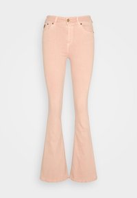 Vaaleanpunaiset flare-farkut, jotka on valmistettu denimistä. Niissä on korkea vyötärö, viisi nappia, kultainen varustelu ja ommellut liepeet.