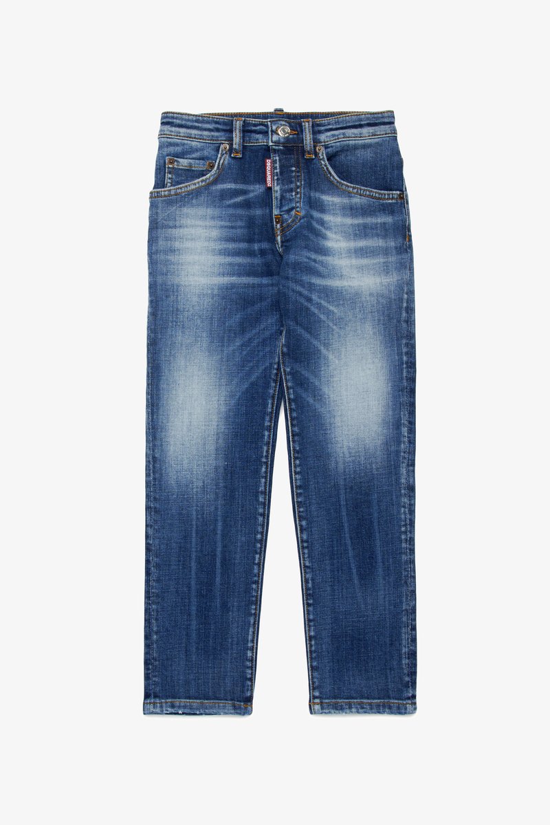 Jeans in denim blu medio con sfumature, cinque tasche, passanti per cintura e chiusura con zip. Cuciture in un contrastante giallo-arancio.
