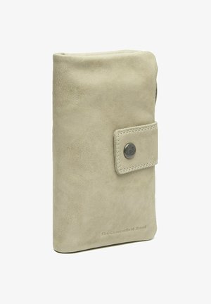 Portafoglio in pelle beige con texture liscia, bordi arrotondati, chiusura a bottone e dettagli di cucitura, caratterizzato da un logo del marchio in rilievo nella parte inferiore.