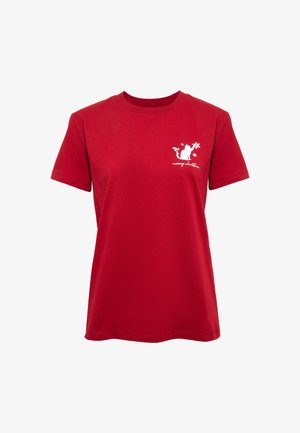 Rotes Baumwoll-T-Shirt mit rundem Halsausschnitt und kurzen Ärmeln. Mit einem weißen Druckdesign eines Katers und dem Text "meowy Christmas".
