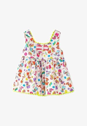 Wielokolorowa sukienka z żywymi wzorami kwiatowymi i zwierzęcymi, teksturowana tkanina, bez rękawów, z limonkowo-zielonym falowanym dołem i kokardą jako akcentem.