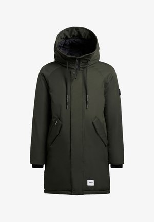 Groene parka met capuchon, voorzien van een ritssluiting, twee zakken aan de voorkant en zwarte accenten. Het materiaal is glad met een licht glanzende afwerking.