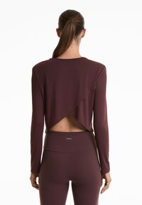 OYSHO CROSSOVER CROP - Longsleeve - brown