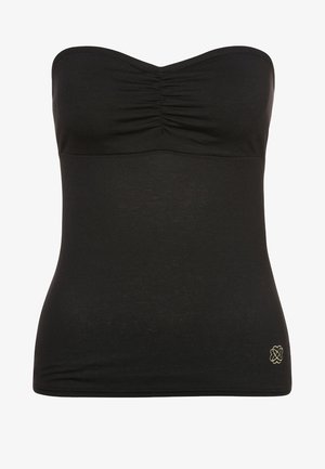 Černý top bez ramínek s nařaseným středem na prsou a malým zlatým vyšívaným logem blízko lemu na levé straně.