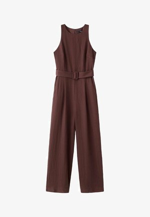Brązowy kombinezon bez rękawów z dopasowanym górnym partem i szerokimi nogawkami. Posiada wciętą talię z dopasowanym paskiem oraz boczne kieszenie.