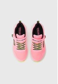 Skechers Performance ELITE TEMPO UNISEX - Baskets basses - neon pink