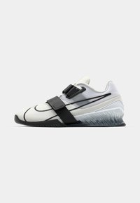 Unselected, white/black