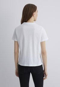 Thumbnail Image 2