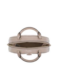 Petit sac à main beige avec des accents noirs, texture en cuir lisse, deux poignées arrondies, fermeture zippée et un intérieur au design épuré.