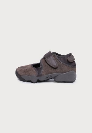 Nike Sportswear, AIR RIFT - Туристически сандали - ironstone/cave stone