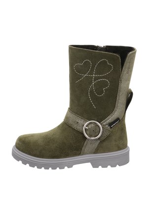 Olivgrüner Wildlederstiefel mit runder Zehenform, silbernem Akzentenring und gesticktem Herzdesign. Besitzt eine Gummisohle und einen Reißverschluss.