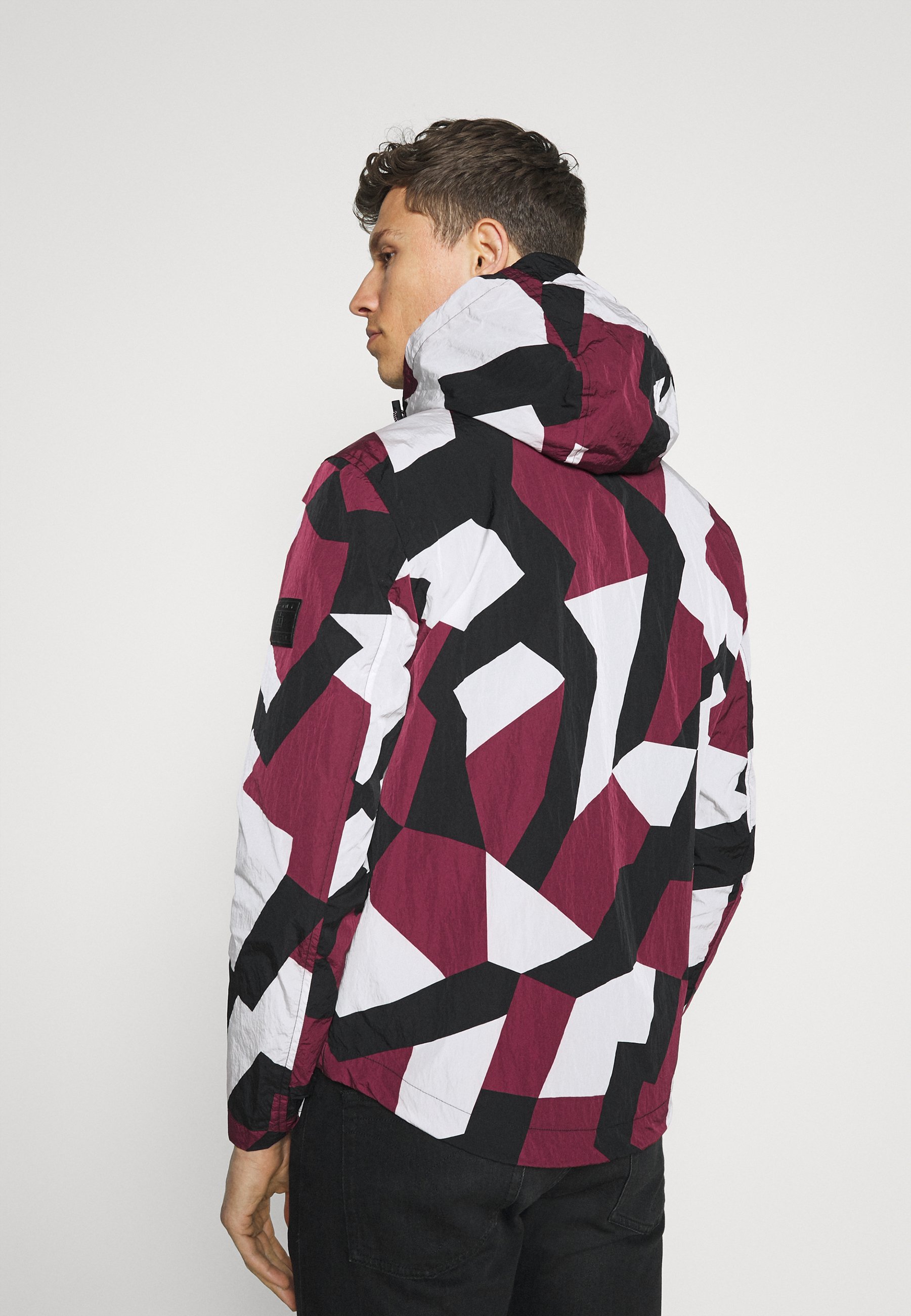 tommy hilfiger lightweight hooded jacket