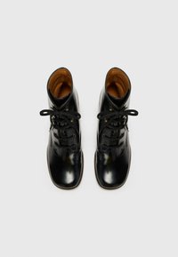Chie Mihara TAMUJO47 - Classic ankle boots - dunpak black