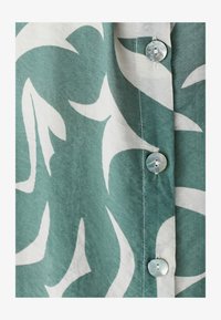 Valittu, emerald abstract