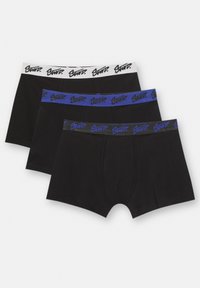 Svart set med tre par boxershorts. Har elastiska midjeband i vitt och blått, med "Swo" i kontrasterande skrift. Bomullsmaterial.
