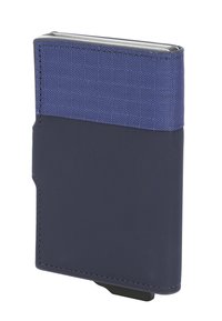 Portafoglio blu navy con una parte superiore in tessuto testurizzato e una parte inferiore in pelle liscia. Presenta una fessura per carte sul lato e una forma rettangolare compatta.