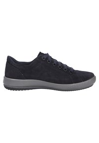 Sneaker en daim bleu foncé avec un profil bas, un bout arrondi, un design à lacets à six œillets et une semelle en caoutchouc gris texturé.