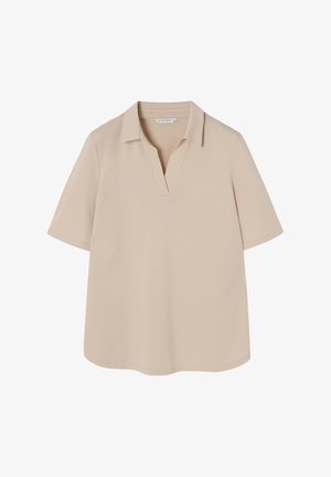 Bež majica s kratkimi rokavi in izrezom na ovratniku, izdelana iz mehke tkanine, s sproščenim krojem in gladko, enostavno teksturo.