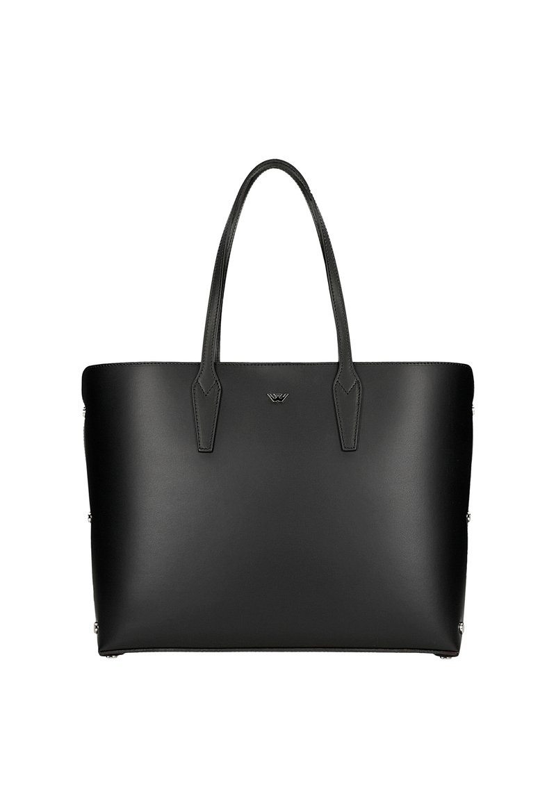 Černá kožená taška na rameno s prodlouženými držadly, hladkým povrchem, bez viditelného kovového doplňku a s jemným logem uprostřed.