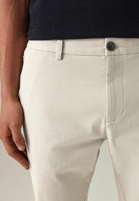 Next SLIM FIT ELASTICATED WAIST - Nohavice - light stone