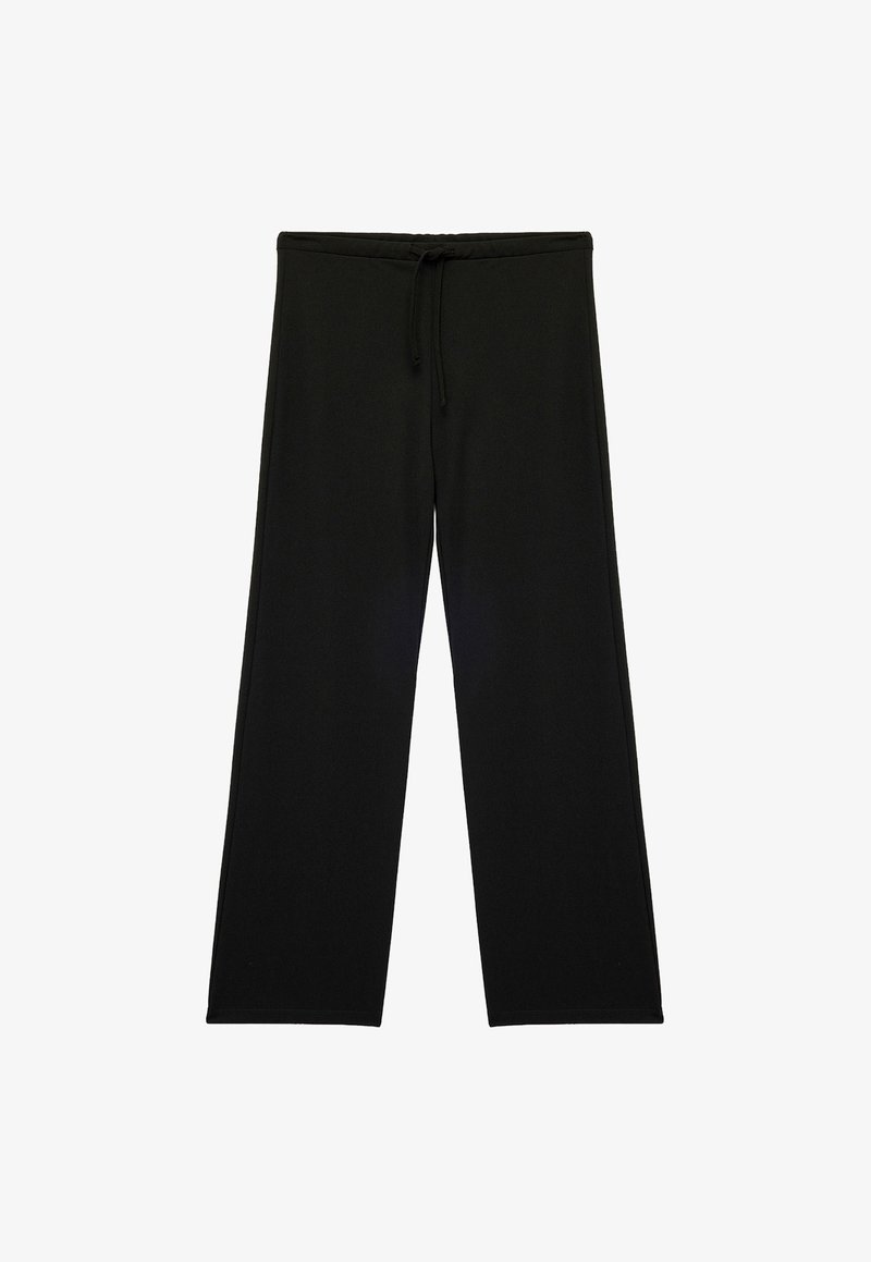 Zwarte wijde broek gemaakt van een zachte stof, met een elastische tailleband en een trekkoord, en een gladde textuur door het geheel.