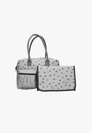 Borsa a tracolla grigia e tappetino da cambiare pieghevole coordinato, con piccoli incroci grigi scuri e illustrazioni di conigli sul tessuto.