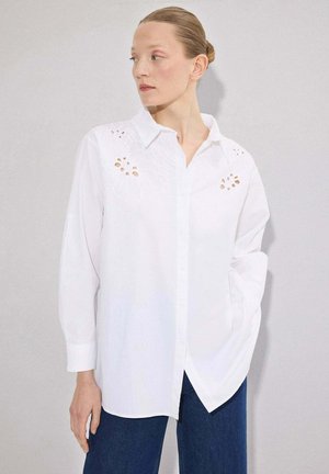 Touché Privé, EMBROIDERIED SHIRT - Πουκαμίσα με κουμπιά - white