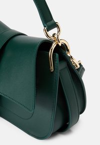 Furla FLOW MINI TOP HANDLE - Käekott - botanical green