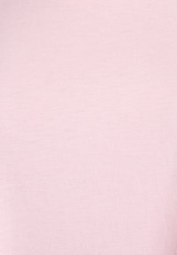 Tela de color rosa claro, textura suave, material elástico, color uniforme sin patrones ni detalles. Adecuado para ropa casual o para usar en capas.