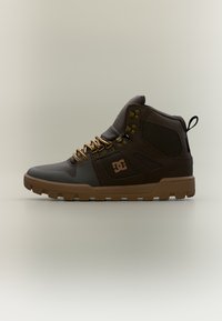 Nevybrané, brown/gum