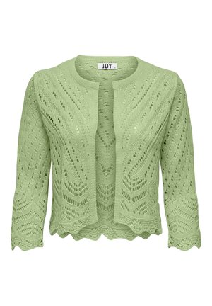 Cardigan tricoté vert clair ouvert devant avec manches trois-quarts et bords festonnés, présentant un motif en dentelle.