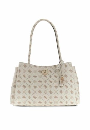 Borsa Guess bianca con motivo a fantasia, dotata di doppie tracolle e ciondolo con logo dorato sul davanti, su sfondo bianco.
