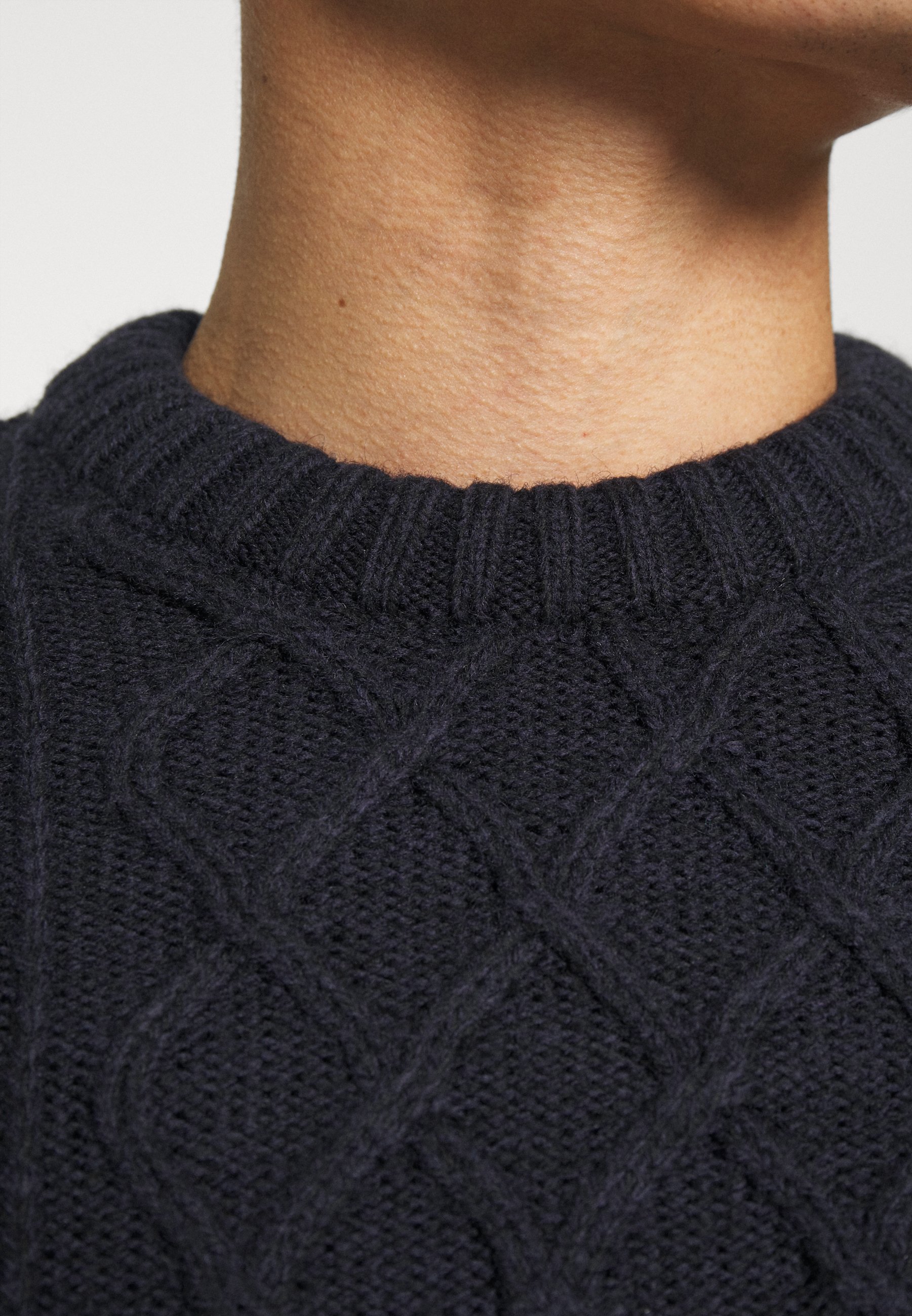 jacob cable crew jumper